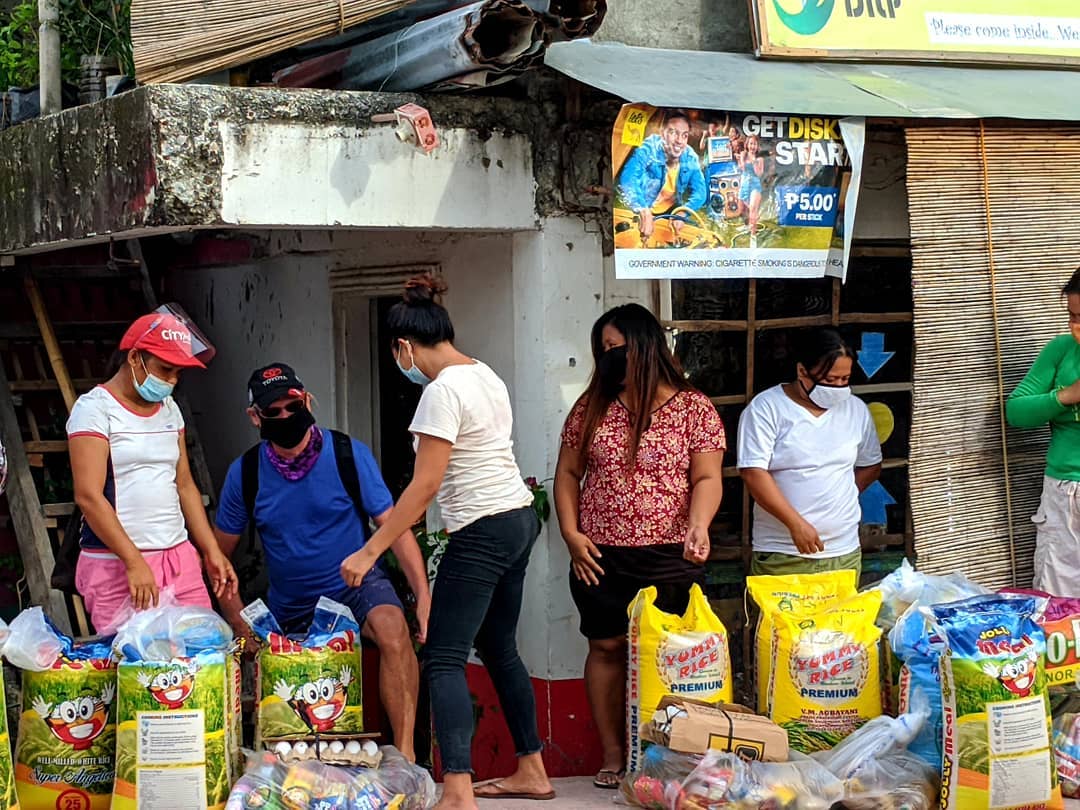 Rose CGI spent a nice afternoon distributing food aid to needy families on Boracay.